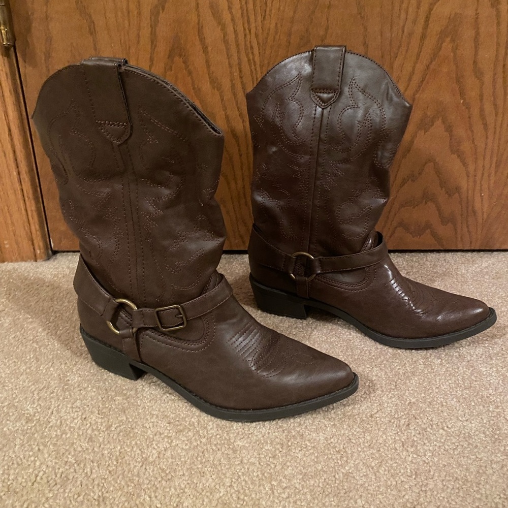 Kohl's Dark Brown Heeled Boots